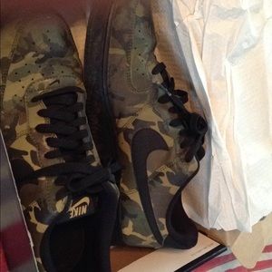 Nike camo Air Force 1 low